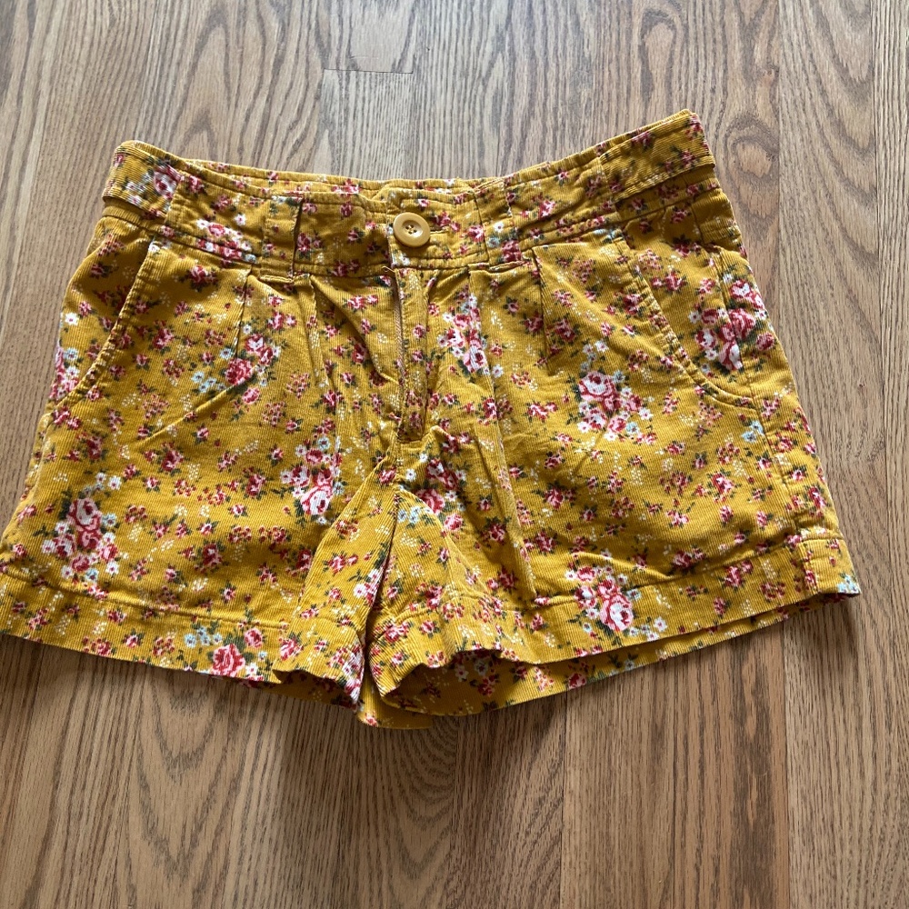 Corduroy Pattern Shorts